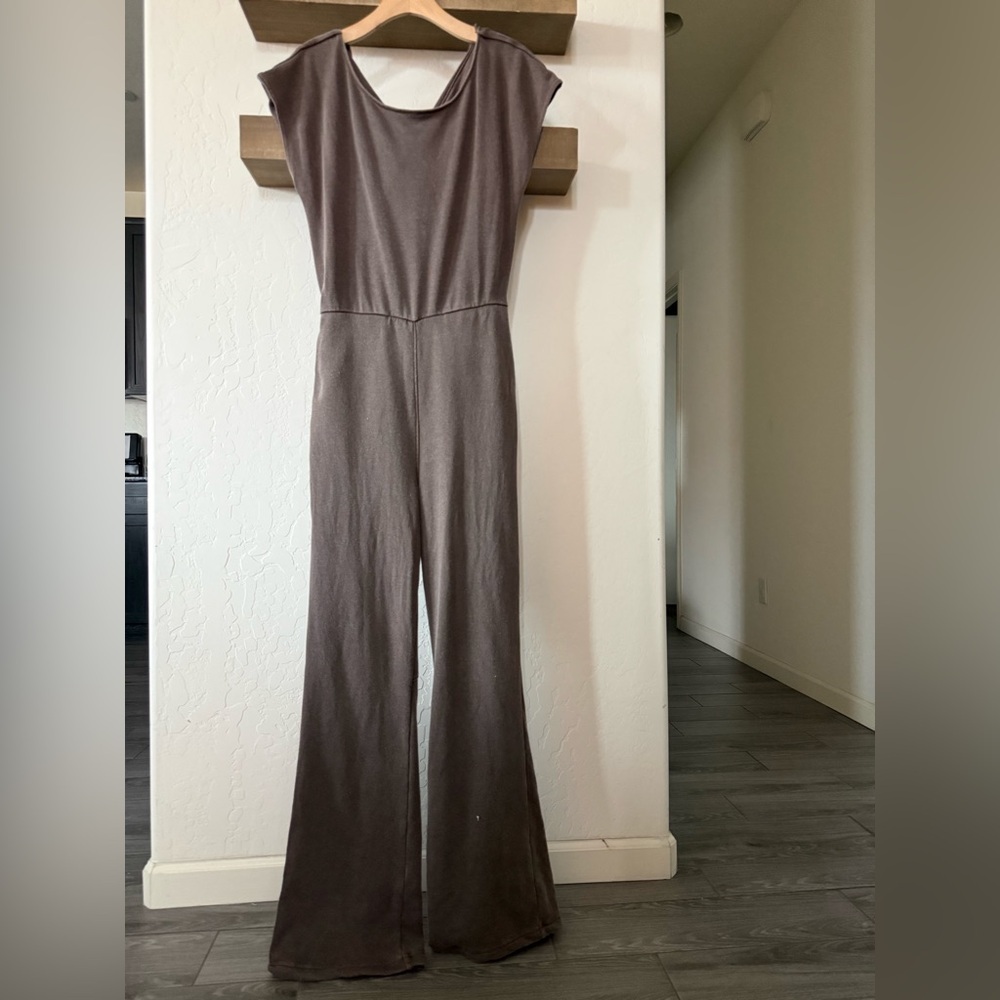 Free People Movement|Free spirit one piece,brown open back jumpsuit;flare leg••• - Picture 4 of 16